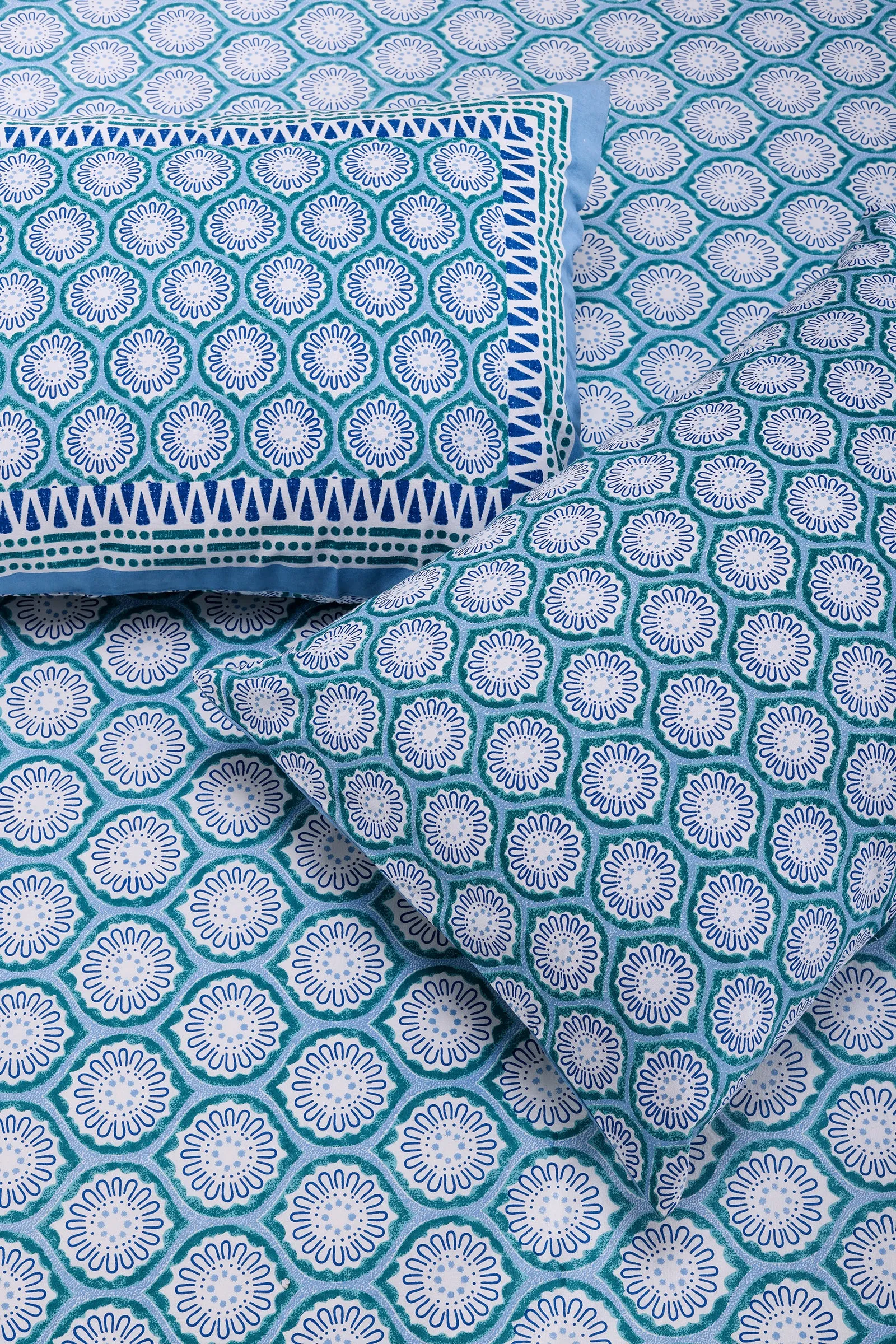 Alice Jaal Turquoise Cotton  Bedsheet