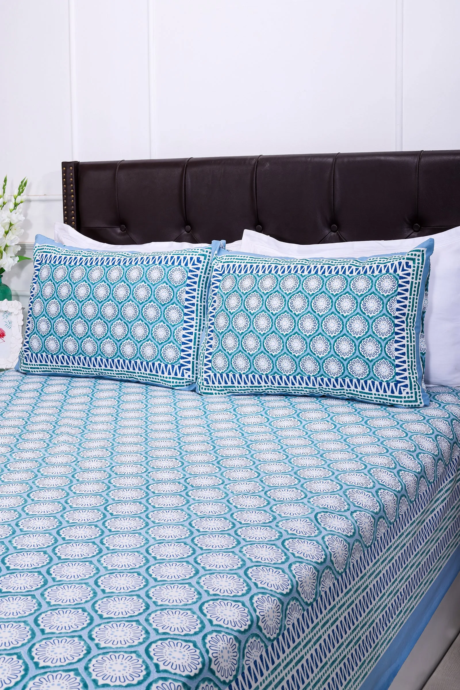 Alice Jaal Turquoise Cotton  Bedsheet