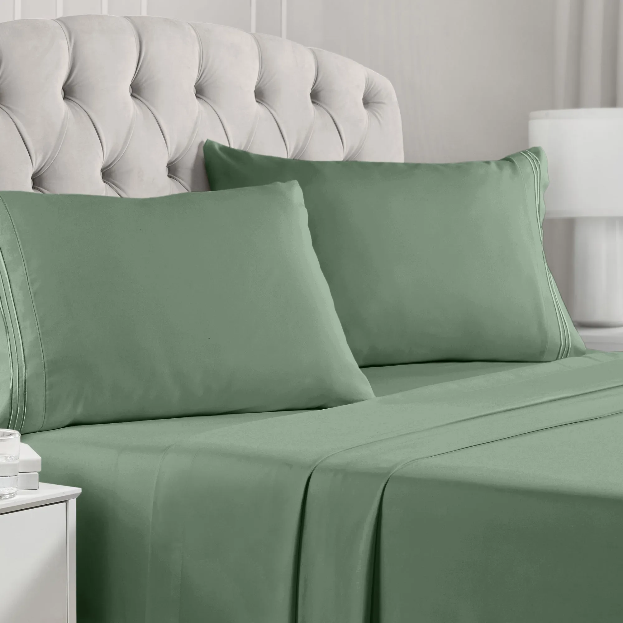 Iconic 4-Piece Microfiber Sheet Set (Light Colors)