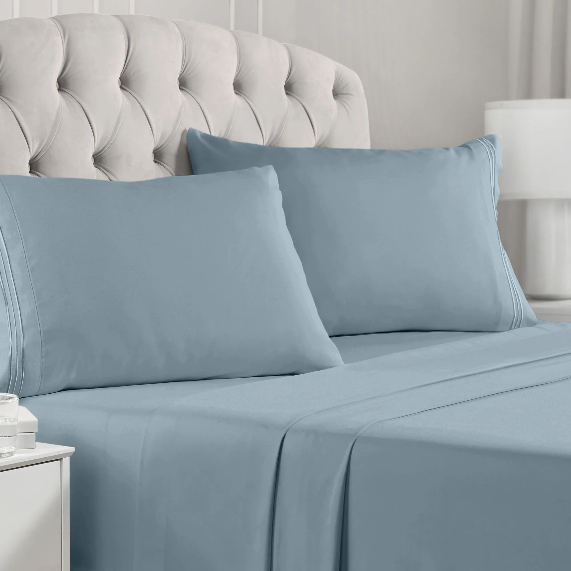 Iconic 4-Piece Microfiber Sheet Set (Light Colors)