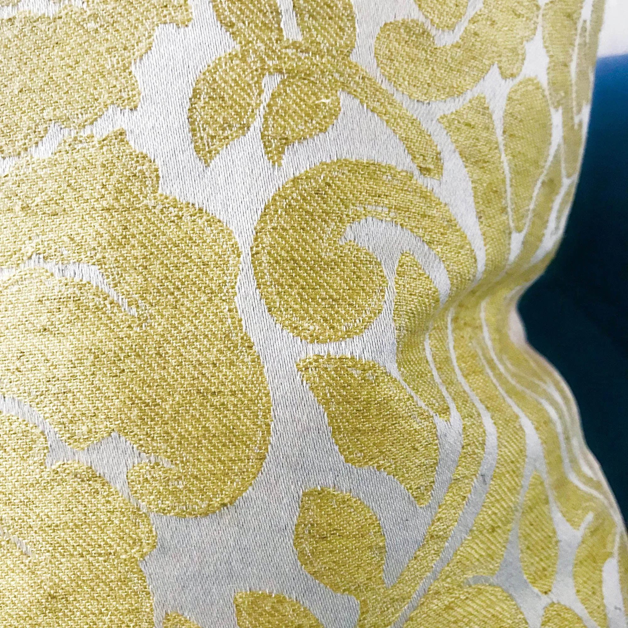 Metallic Golden Sheen Traditional Damask Pillow Cover 18x18