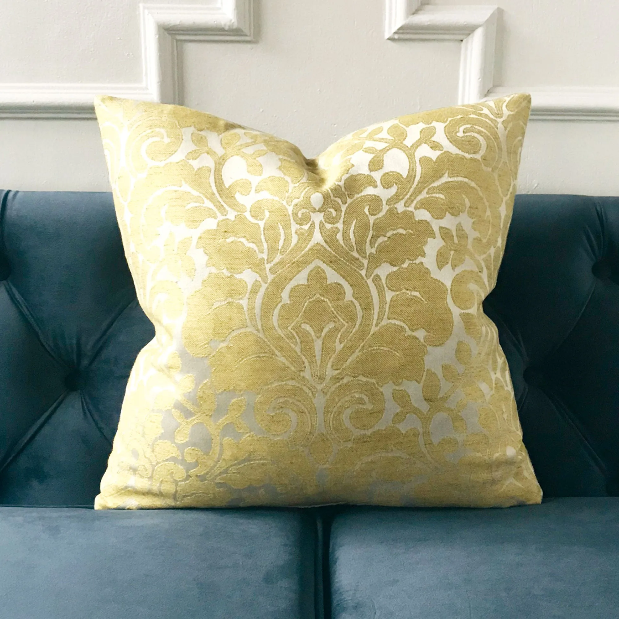 Metallic Golden Sheen Traditional Damask Pillow Cover 18x18