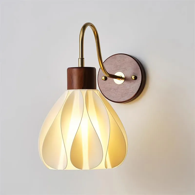 Novus Wall Lamp