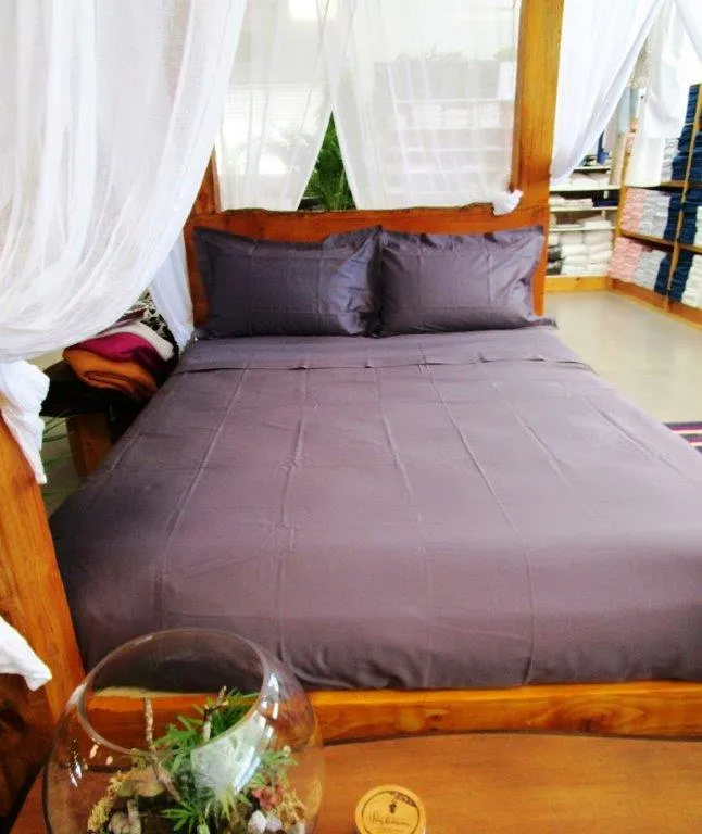 Simple Luxury Sheet Set in Aubergine